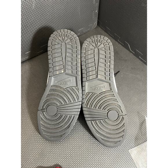 Nike Air Jordan 1 Retro High OG “Black Gym Red” 555088-061 Men’s 10.5 Sneakers‎ - Picture 6 of 8